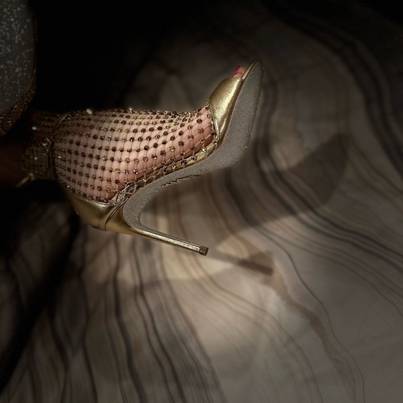 Elegant Gold Stiletto Heels - Picture 7 of 14